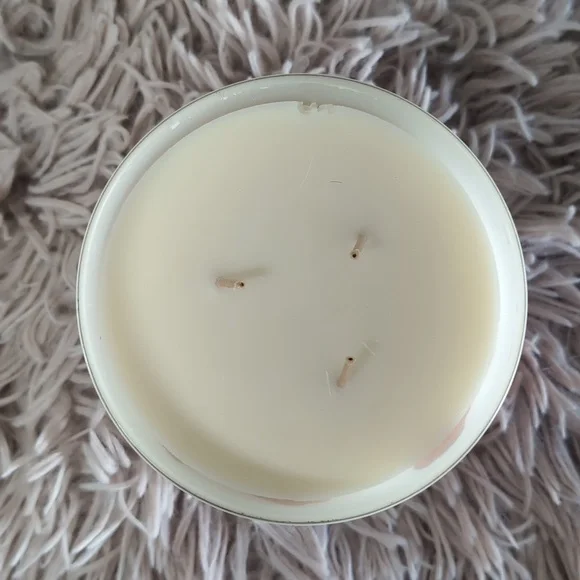 BBW 🥭 Sweet Red Mango 3 Wick Candle - Picture 3 of 5